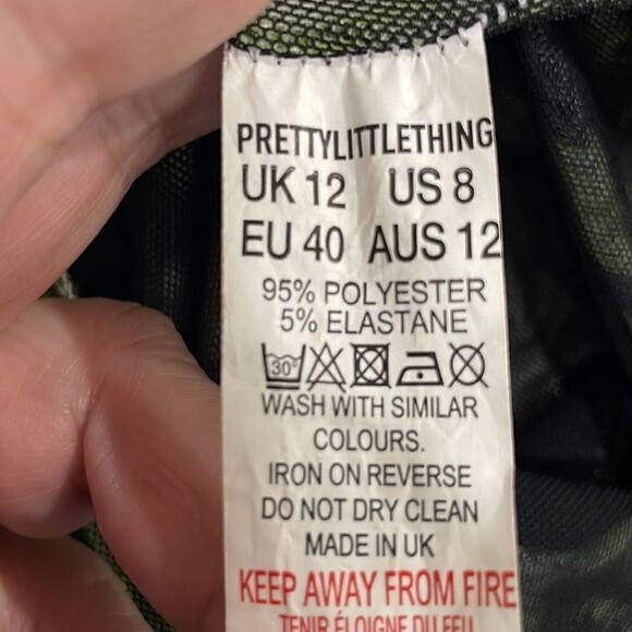 NWT Pretty Little Thing Green Swirl Mesh Dress. Size 8 M medium - Picture 9 of 9